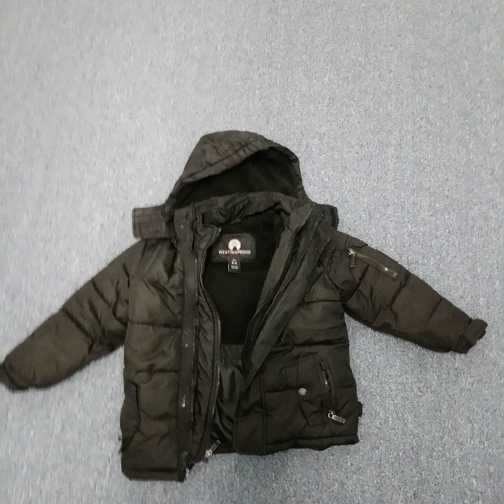 Boys Warm Winter coat size 5/6 Black color